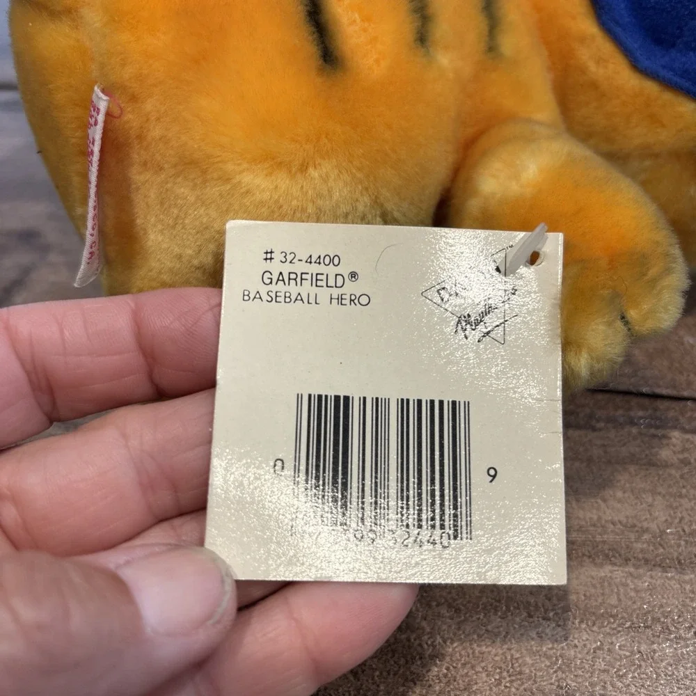 Vintage 1981 NOS Dakin Garfield Plush Baseball Hero #32-4400 W/ Tags Nice!!!